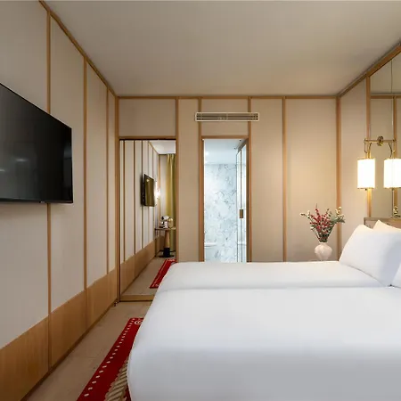 Le Belgrand Champs Elysees Tapestry By Hilton Parigi