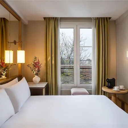 Le Belgrand Champs Elysees Tapestry By Hilton * Parigi