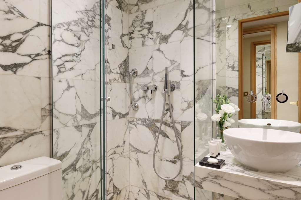 Hotel Le Belgrand Champs Elysees Tapestry By Hilton Parigi