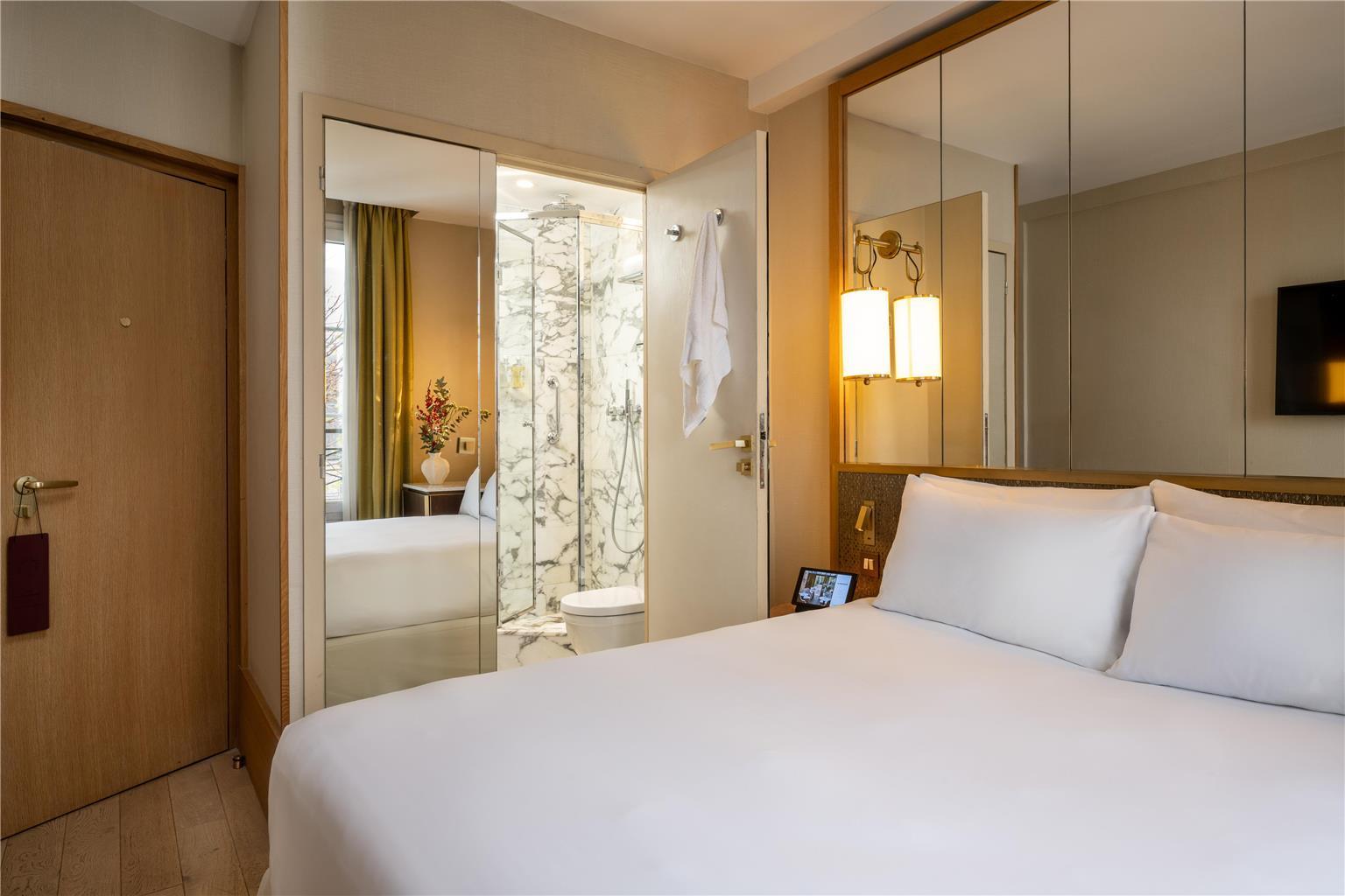 Hotel Le Belgrand Champs Elysees Tapestry By Hilton