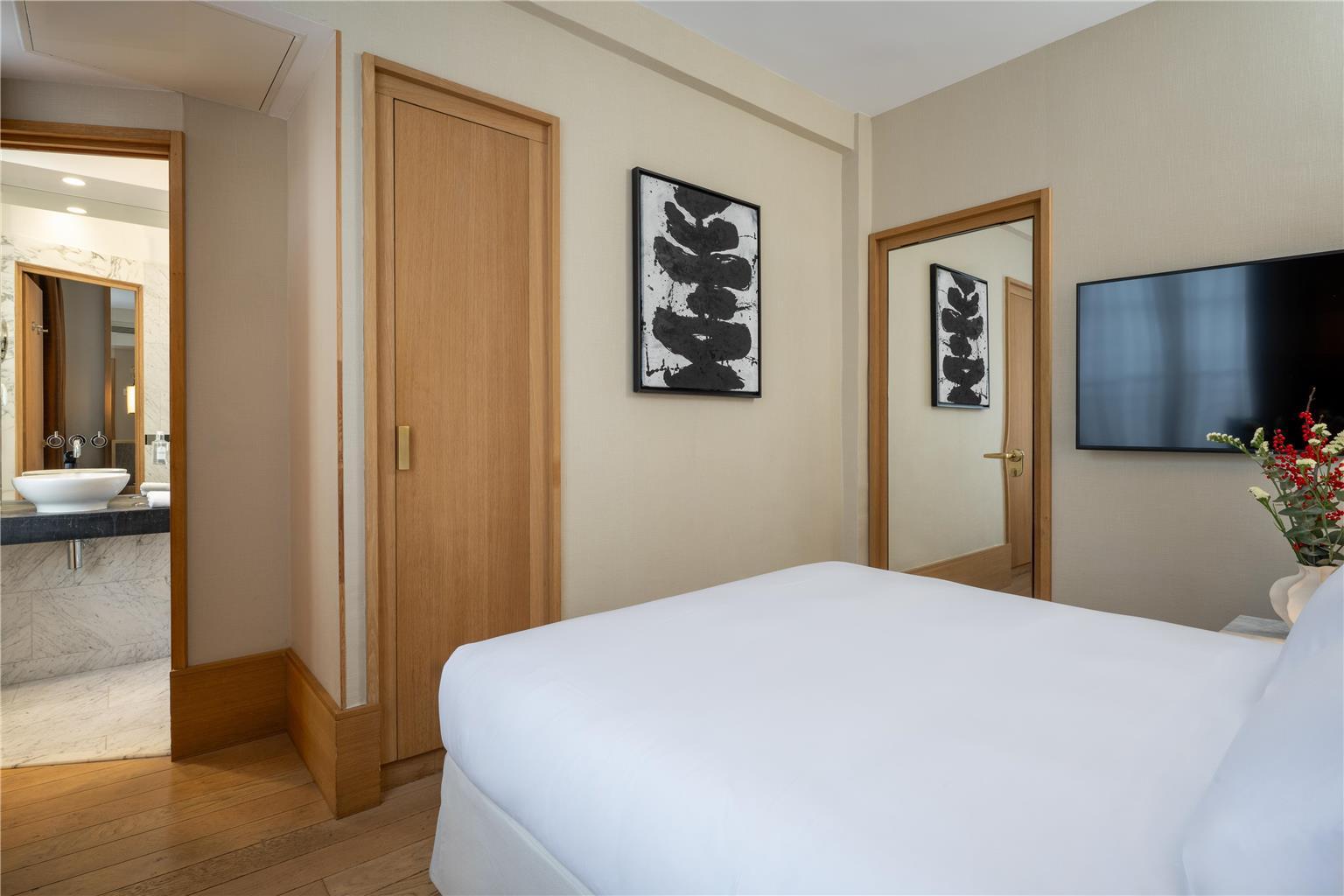 Le Belgrand Champs Elysees Tapestry By Hilton *